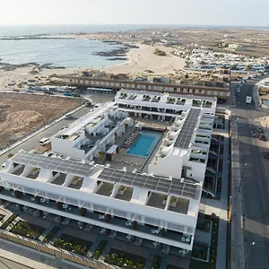 Esmeralda Homes By Livvo Apartament